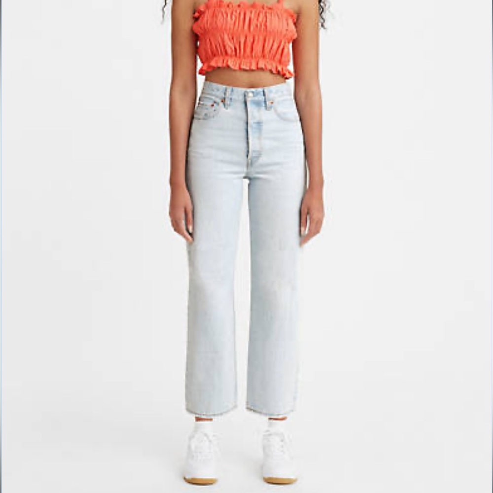 Levi’s: Raw Hem Ribcage Jeans – Size 27